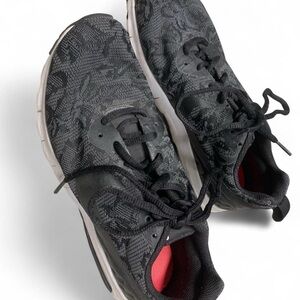 Women’s Nike Air Max black & grey trainers